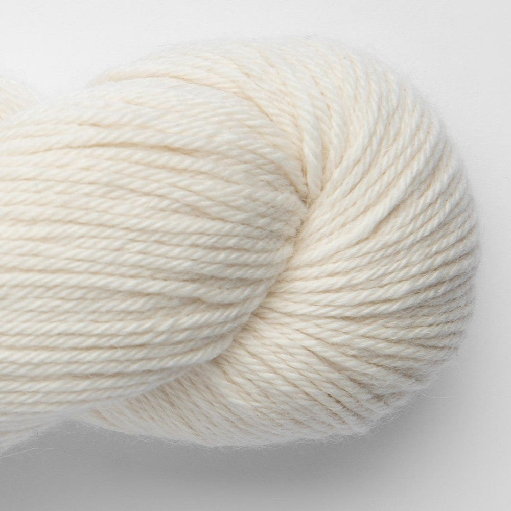 Strickgarn Amano EcoPuna Naturweiß 9000 aus 100% Alpaka