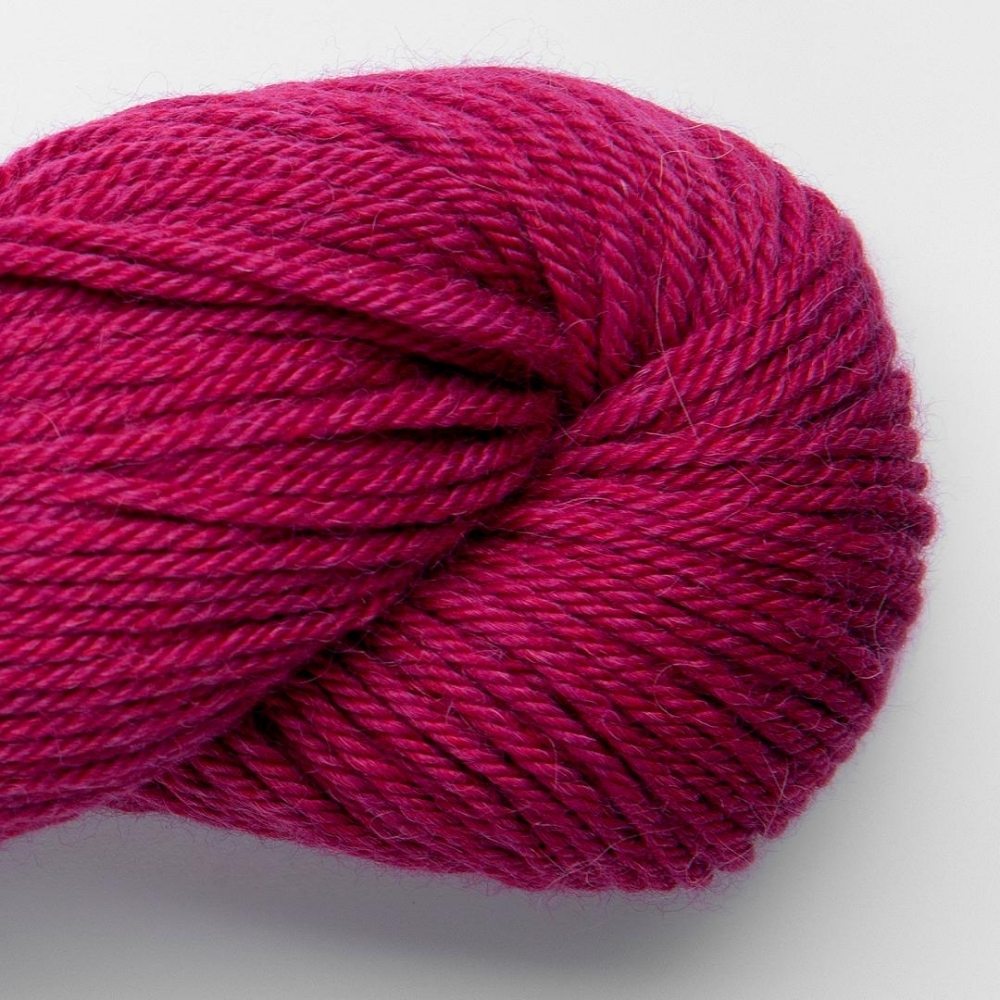 Knäuel Amano Warmi Garn in Farbe Cyclam 6005