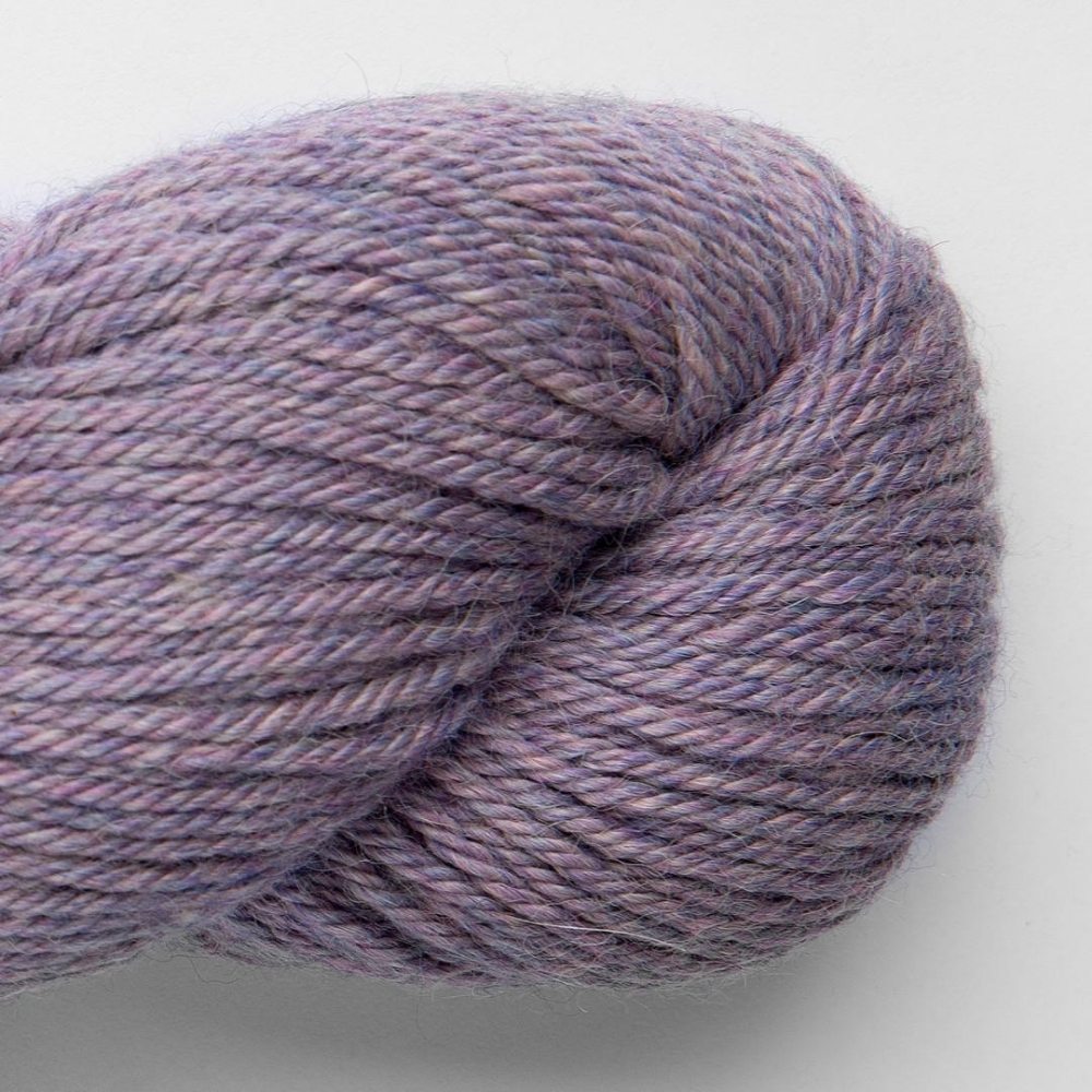 Strickgarn Amano Warmi Fig Purple 6011 – 70% Babyalpaka, 30% Merinowolle