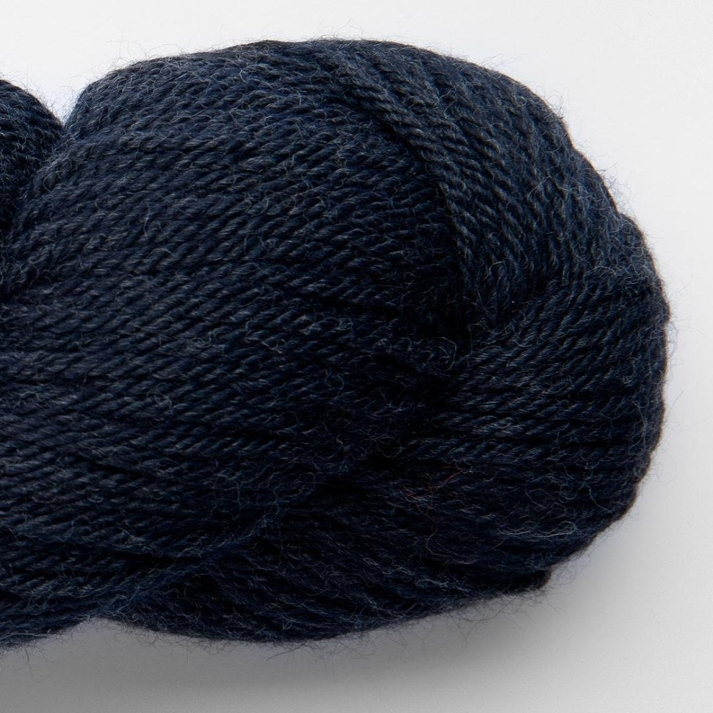 Strickgarn Amano Warmi Navy 6017 – 70% Babyalpaka, 30% Merinowolle