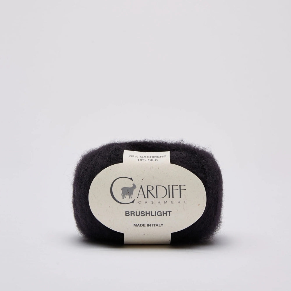 Knäuel Cardiff Brushlight Garn in Farbe Black 110