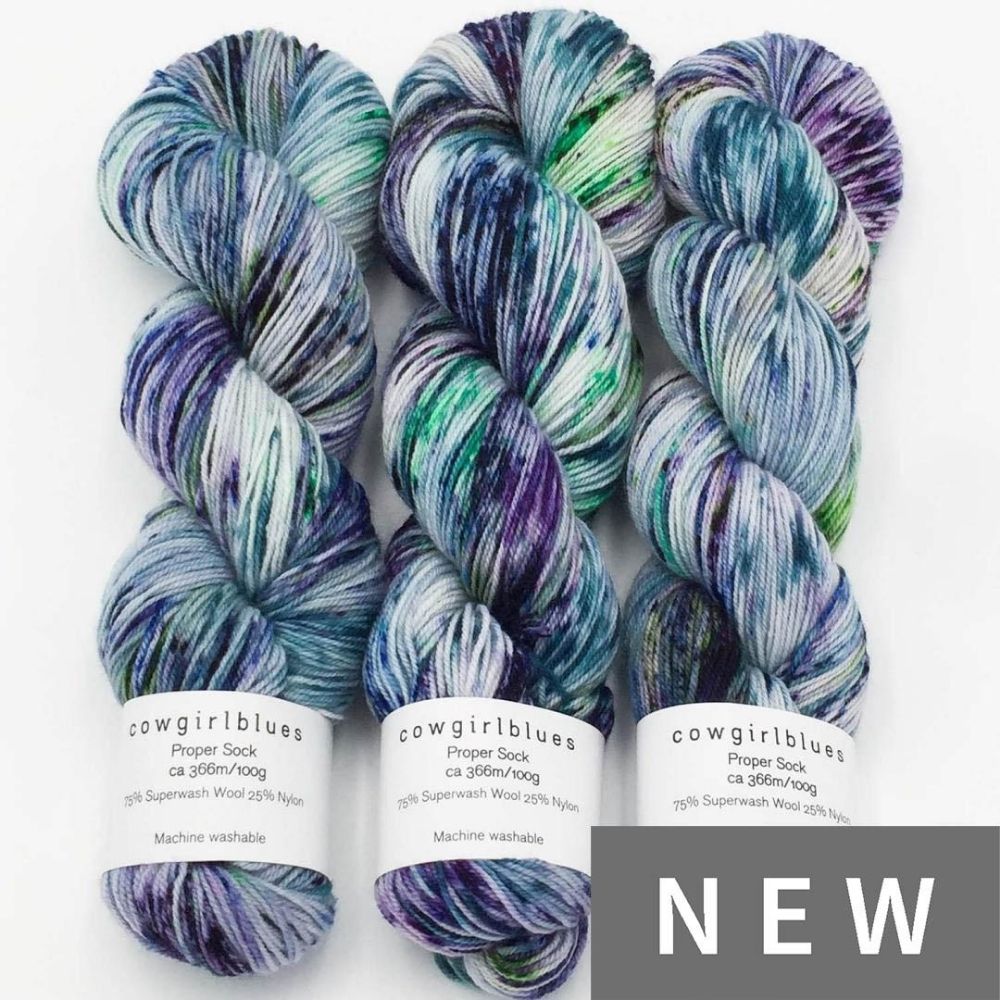 Gesträngtes CowgirlBlues Proper Sock Farbverlaufsgarn in Farbe Say a little prayer 65