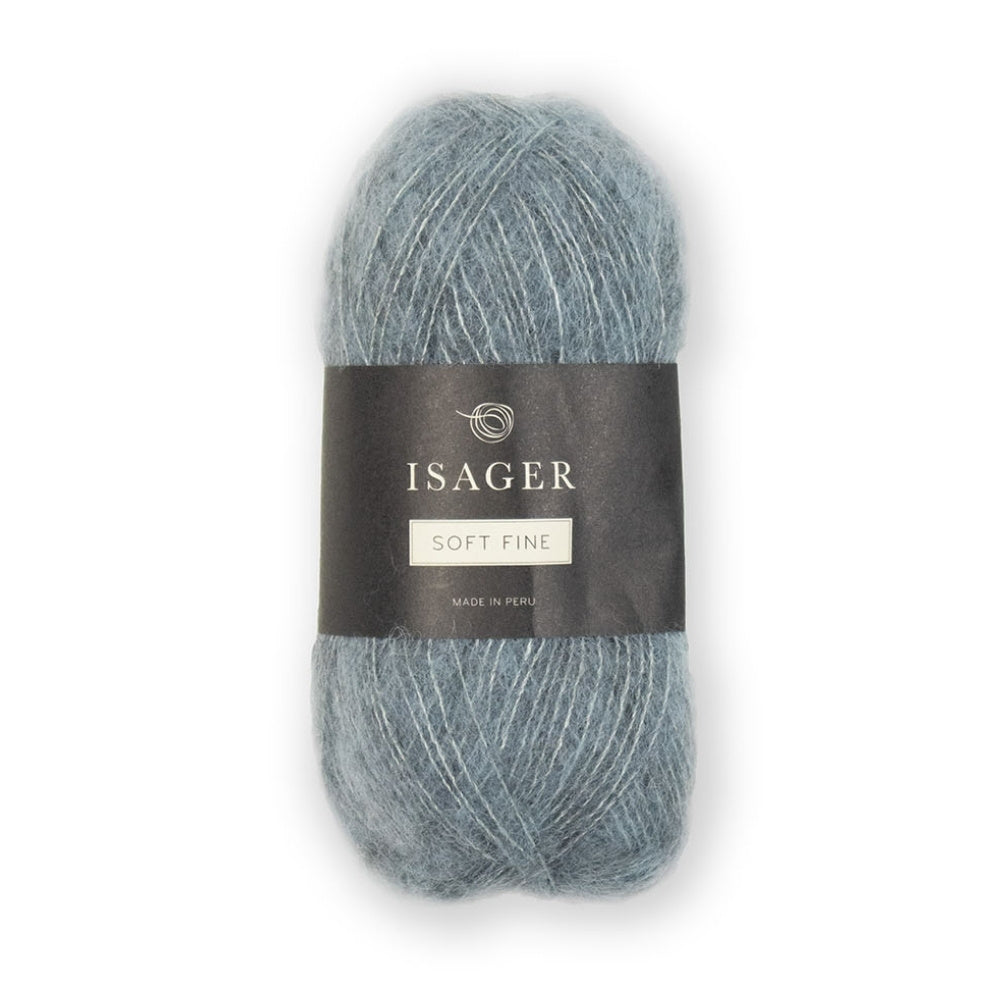 Knäuel Isager Soft Fine Garn in Farbe 11
