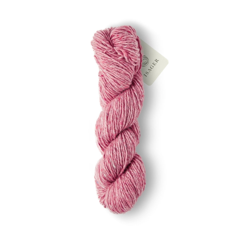 Zartes Rosa in rustikaler Aran-Tweed-Optik.