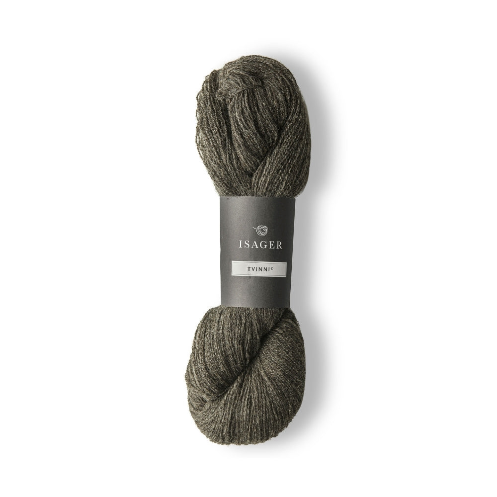 Elegantes, feines Zweifachgarn aus 100 % Wolle in klassischem Grau – ideal für vielseitige Strickprojekte.