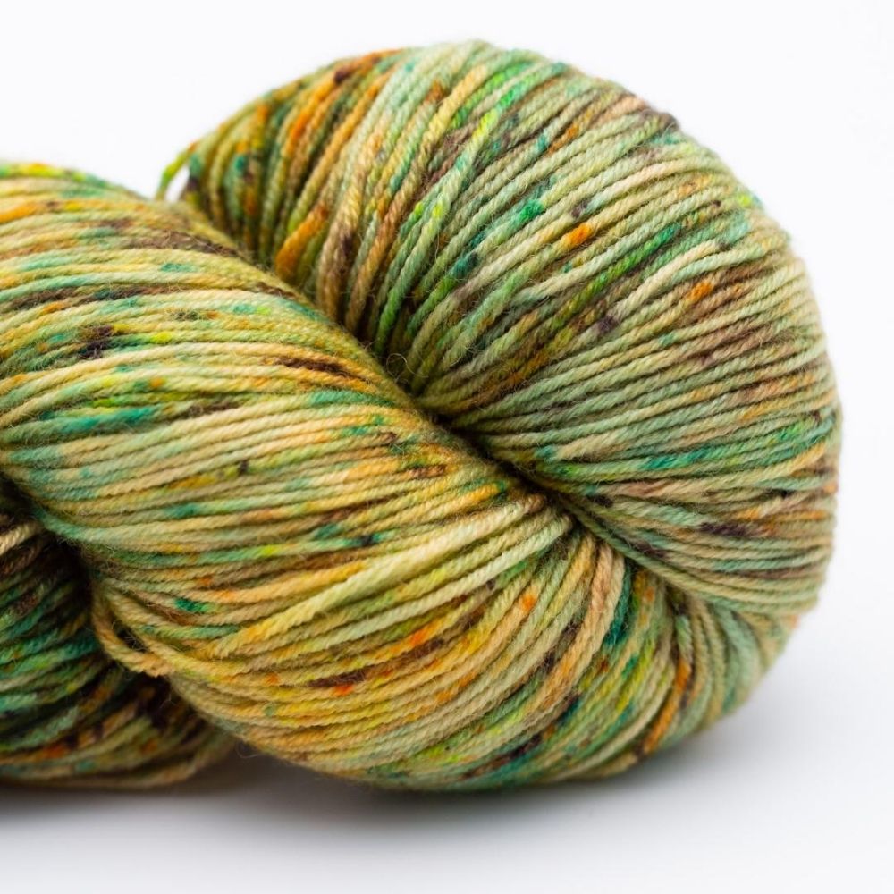 Strickgarn Kremke Lazy Lion After The Rain Speckled Chaotic 1212 – 75% Merinowolle, 25% Nylon