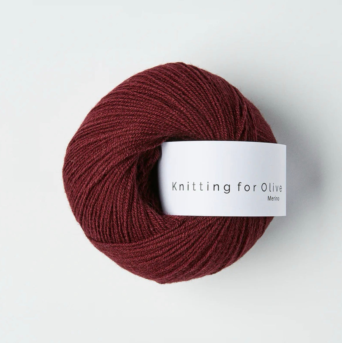 Knitting for Olive 100% mulesing-freie Merinowolle in der Farbe Bordeaux