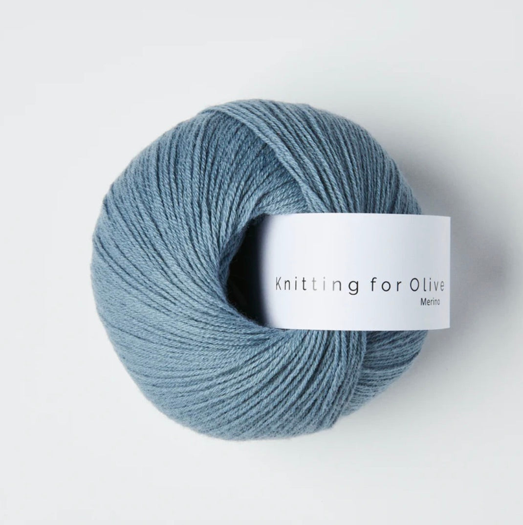 Knitting for Olive 100% mulesing-freie Merinowolle in der Farbe Dusty Dove Blue