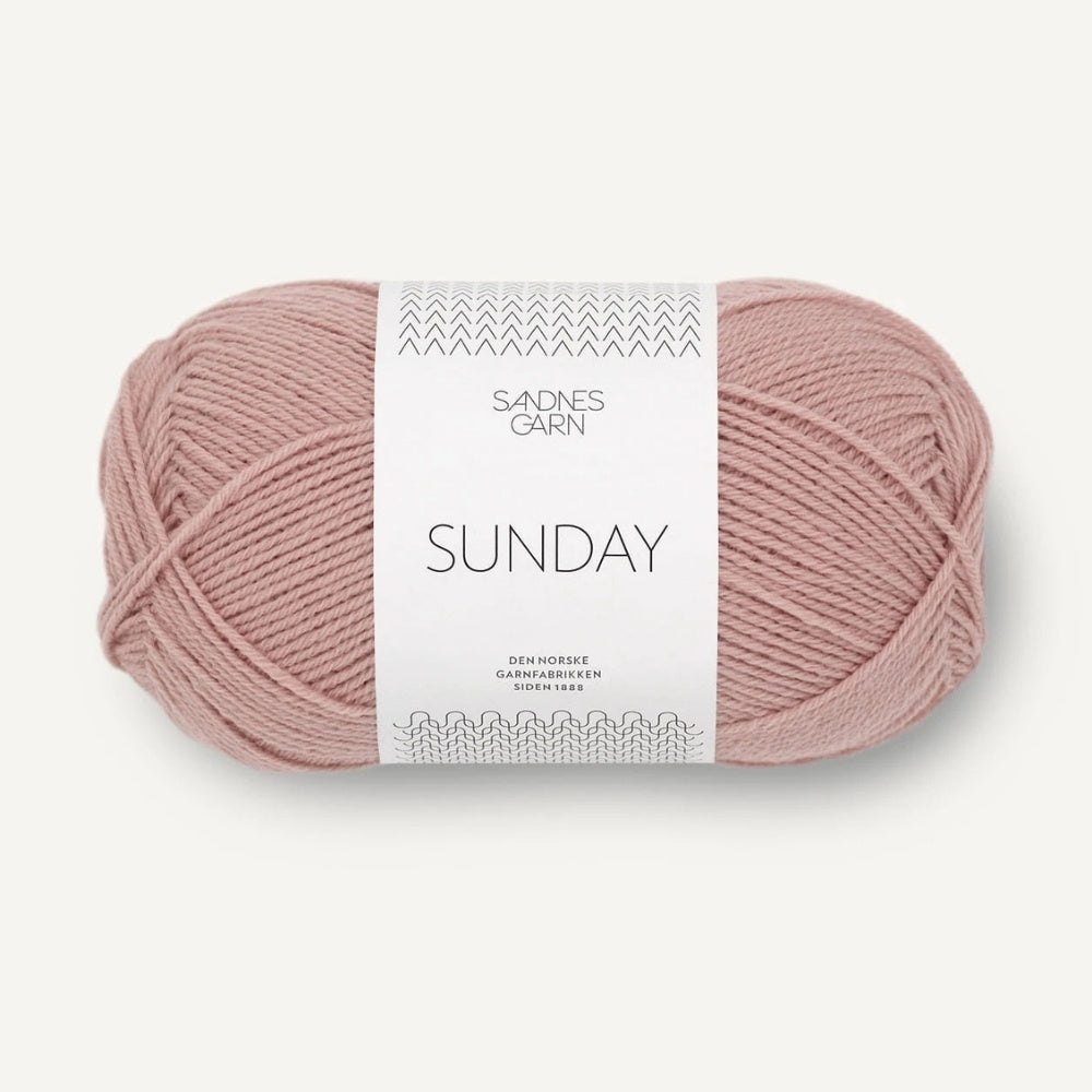 feines Merinogarn in der Farbe 4332, angenehm weich mit schöner Struktur, Farbton: Dusty Rose