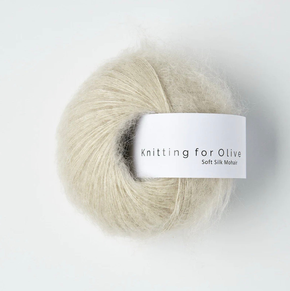 Knitting for Olive 70% RMS-zertifiziertes Mohair, 30% cruelty free Maulbeerseide in der Farbe Marzipan