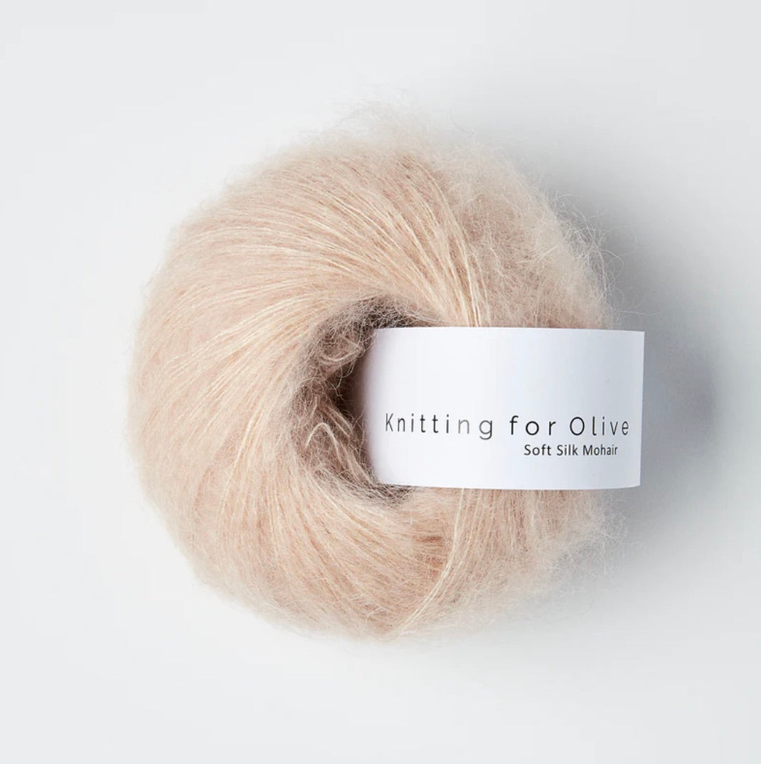 Knitting for Olive 70% RMS-zertifiziertes Mohair, 30% cruelty free Maulbeerseide in der Farbe Soft Rose