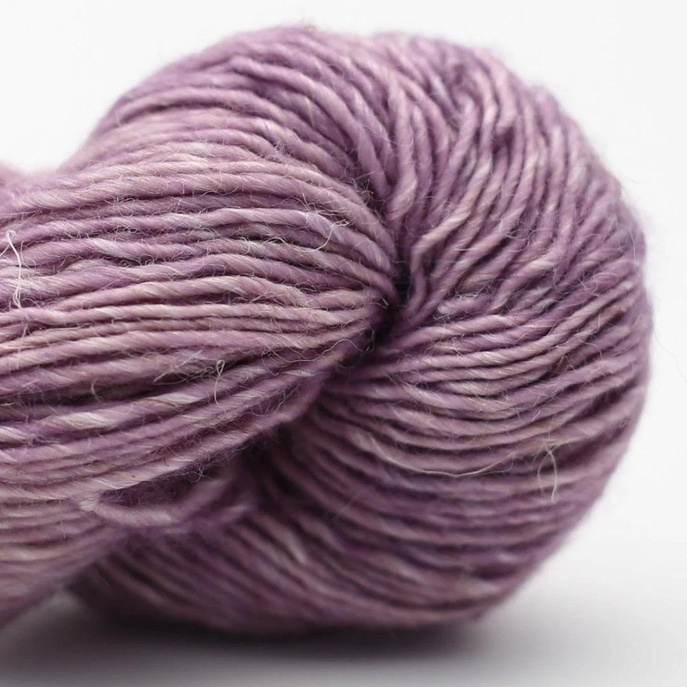 Knäuel cowgirlblues Merino Linen Garn in Farbe Orchid Blush 33
